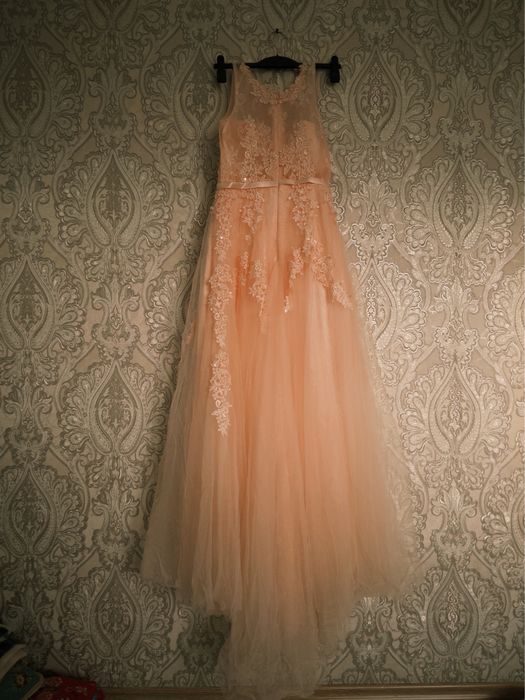 Выпускной көйлек сатылады