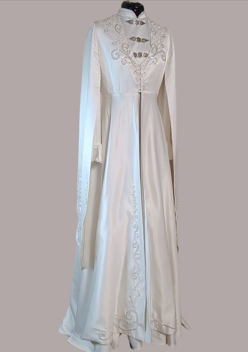 Келин койлак, оқшом либоси