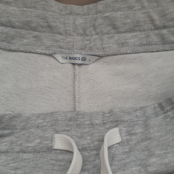 Vand pantalon scurt The Bascs marimea L