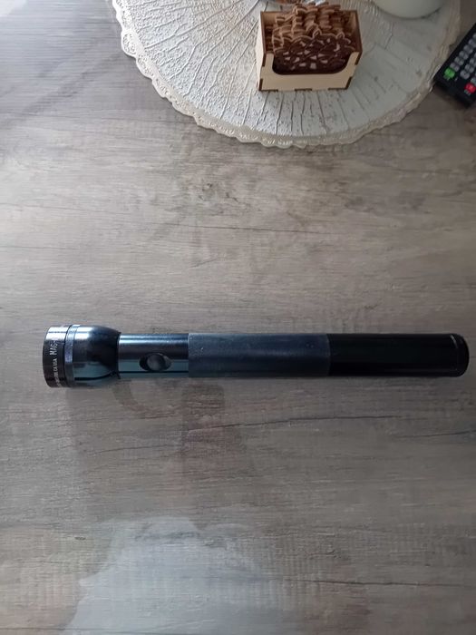 Vând lanternă Mag-Lite USA 38 cm