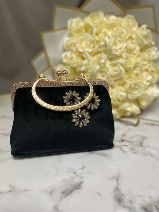 Әдемі Сумочка, Сөмке