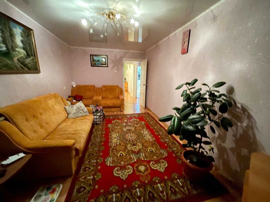 Продаётся  2-комнатная КЖБИ (2 подъём)