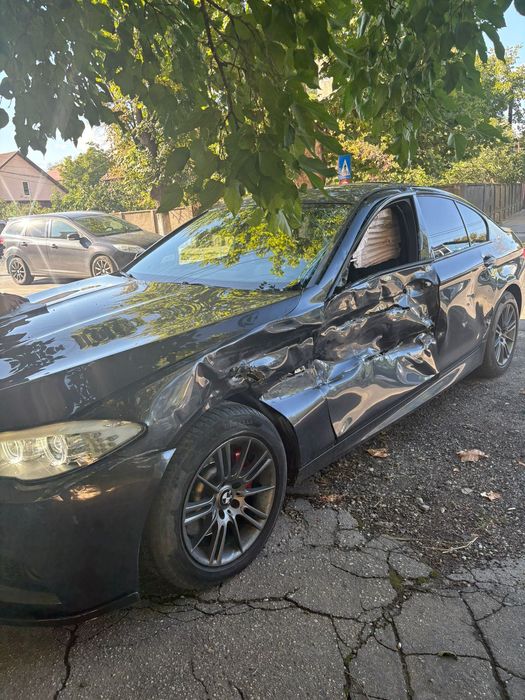 BMW 530d xDrive 2013 – Avariat lateral – Motor pornește – 300.000 km