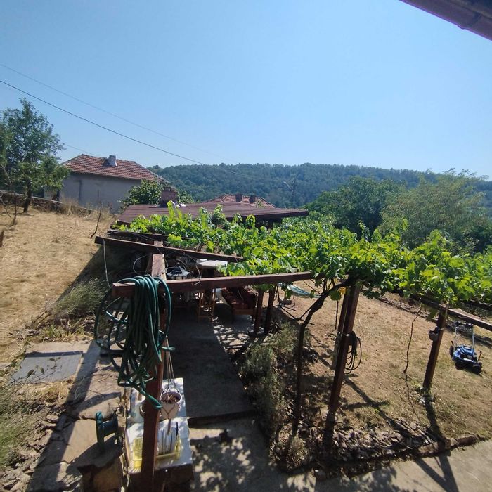 Продава се Къща в с. Синьо бърдо, Област Враца - 100 кв.м за 570 €/кв.м - Снимка #2