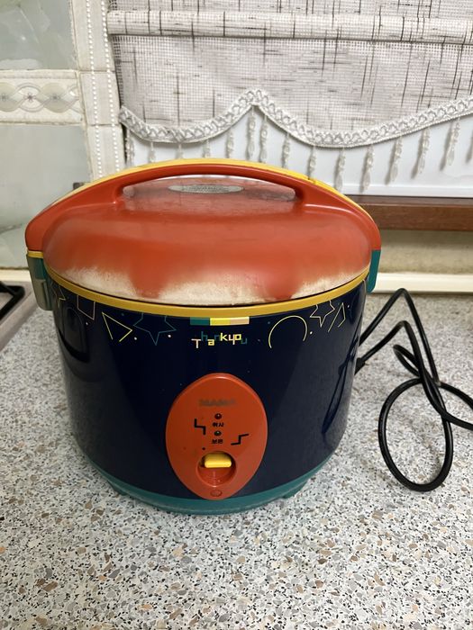 Корейская рисоварка с ложкой