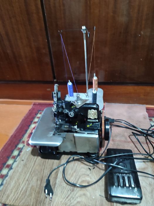 Оверлок трёхниточный