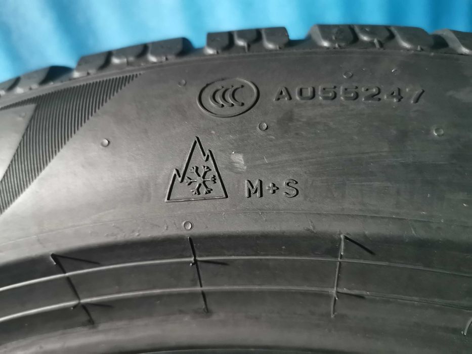 245/45 R19 - 275/40 R19 pirelli m+s 4 bucati 2 marimi