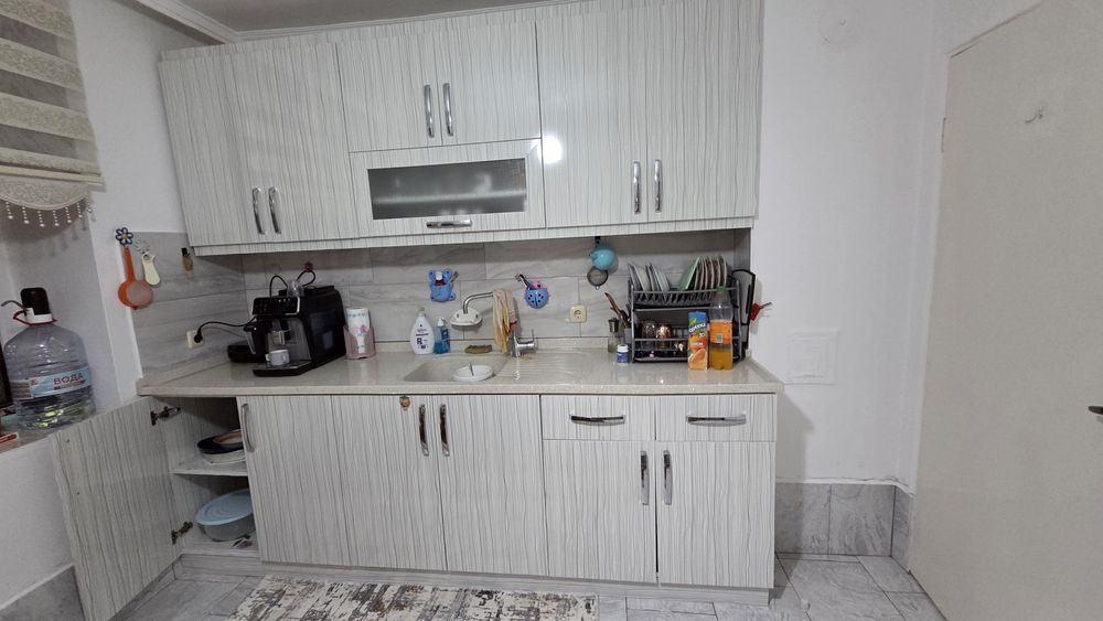 Продава  кухня чисто ново
