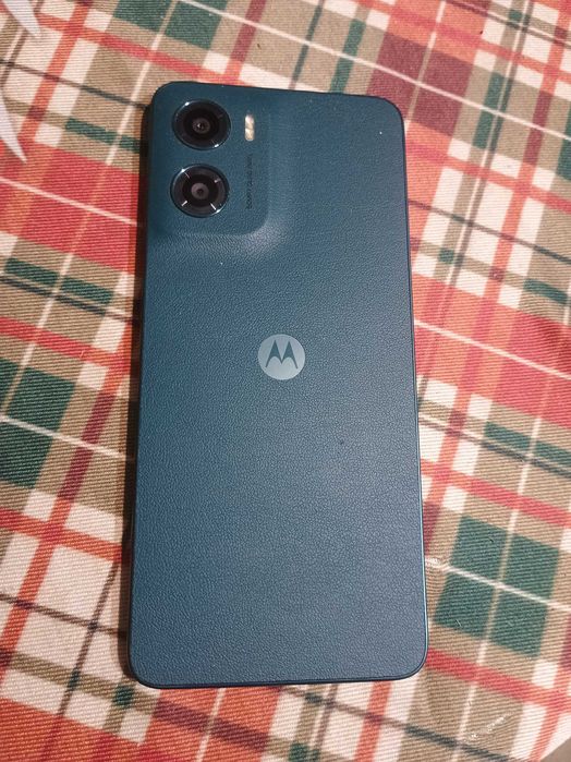 Продавам смартфон Moto g05