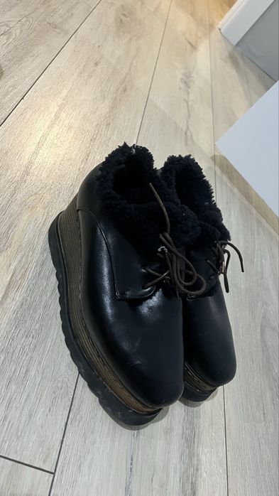 Продам зимние ботинки