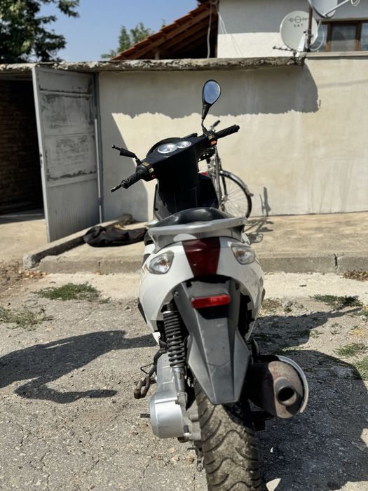 Скутер подлежащ на ремонт