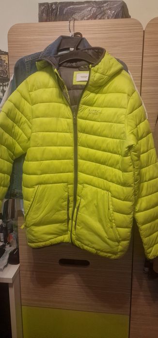 Яке Adidas и Reserved