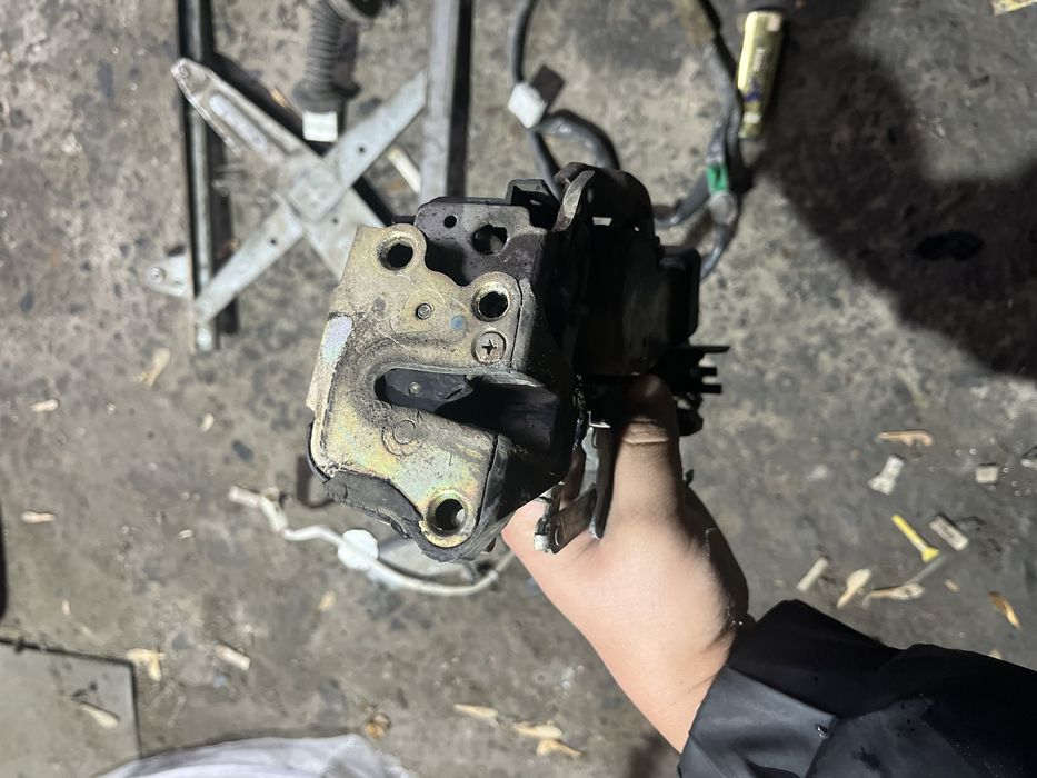 замок двери маторчик стекла подиемник