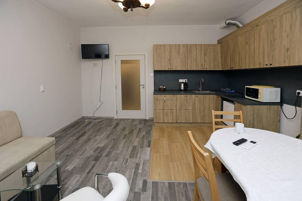 Дава се под наем Двустаен апартамент в Бургас, Възраждане - 70 кв.м за 484.5 € - Снимка #1