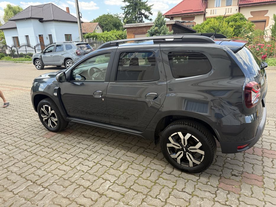 DACIA DUSTER 4 x 4 benzina 150 cp climatronic camera 360 navi jenti full