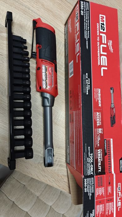 Clichet milwaukee m12 cu capete interschimbabile de America