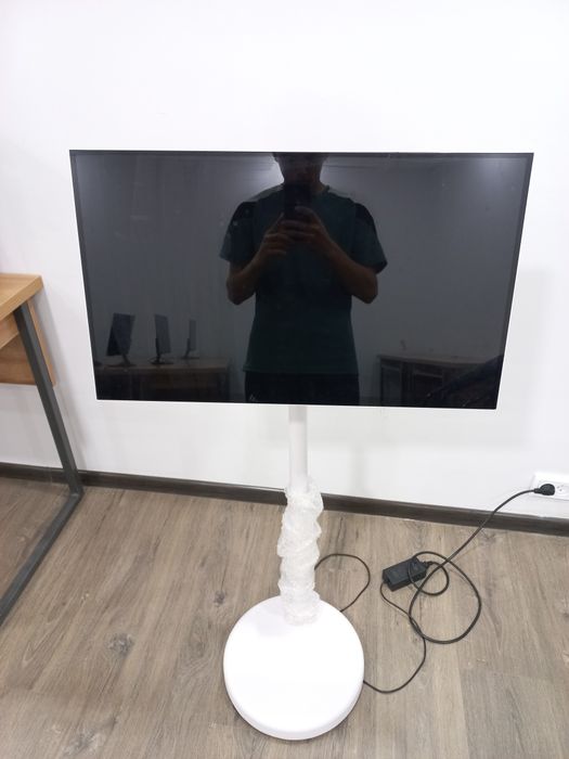 27' LCD Kiosk Monitor Sensor Android 11