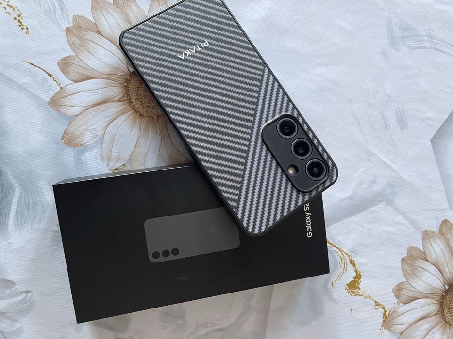 Самсунг (samsung)  s24 fe.