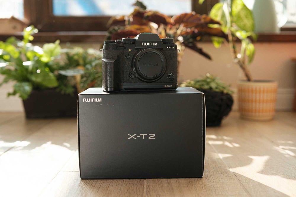 Fujfilm X-T2 plus grip si 4 acumulatori extra