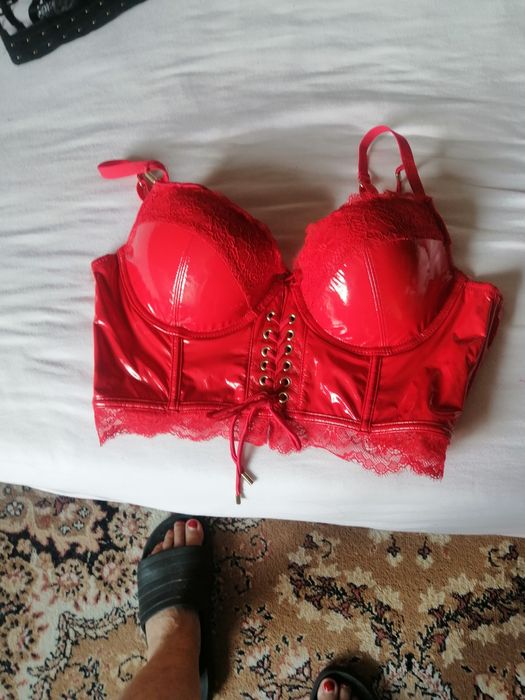 Sutiene corset, de calitate foarte bună! Purtate o data! Aduse din Ger