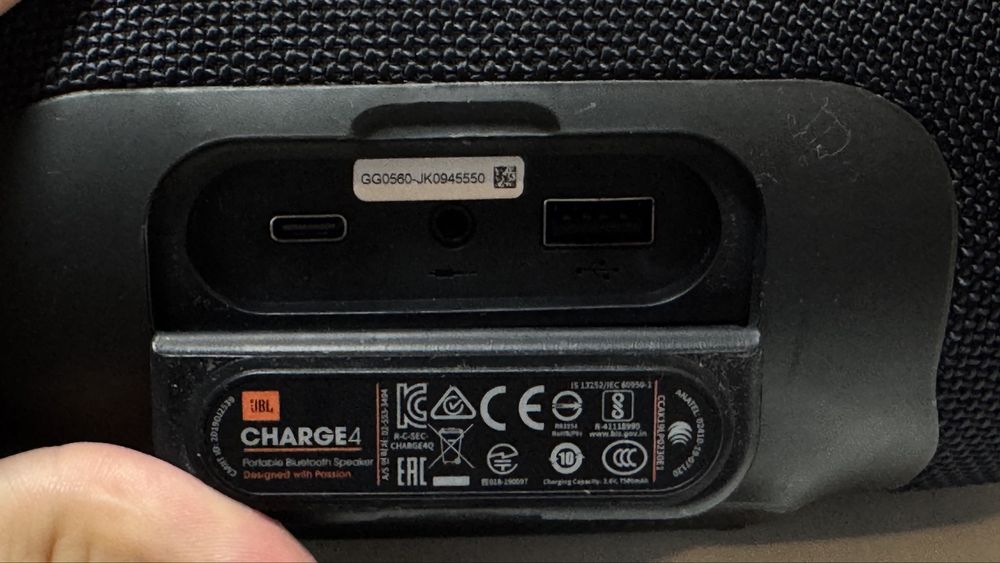 JBL CHARGE 4 оригинал