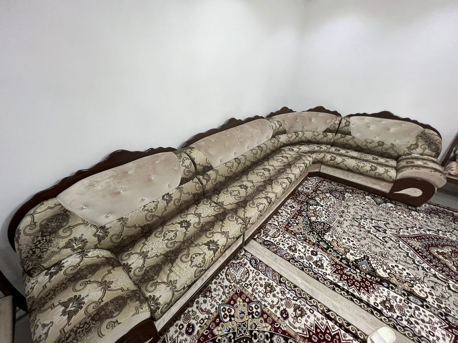 Угловой диван для гостиной