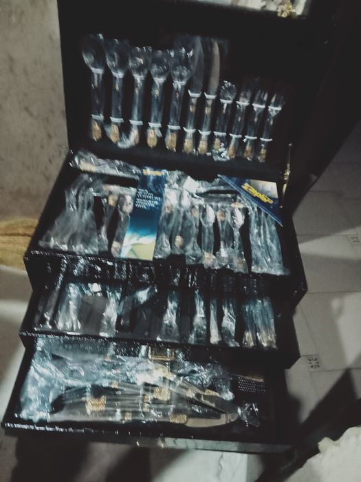 Продам столовый набор