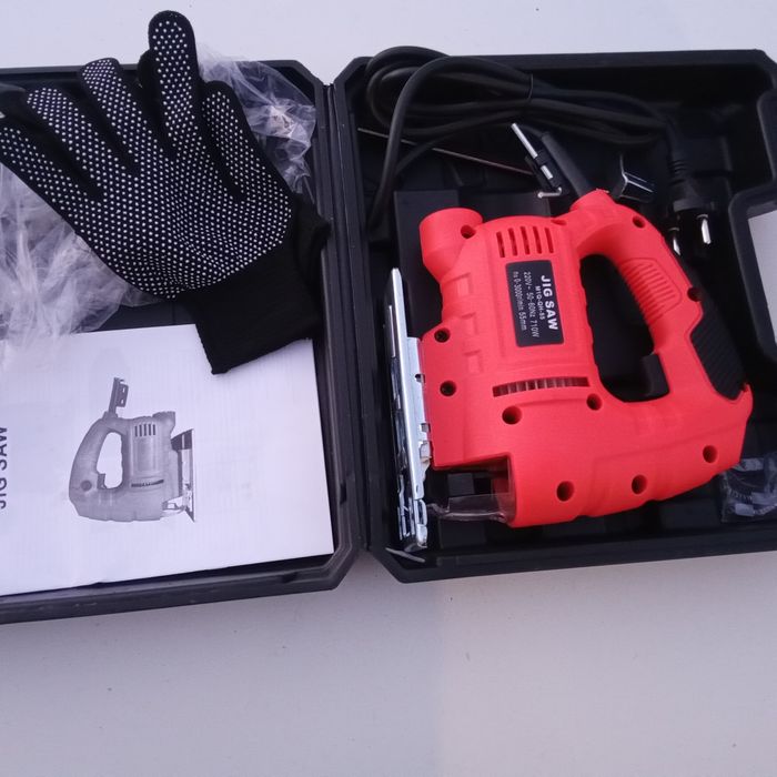 Лобзик  новый продам 700w