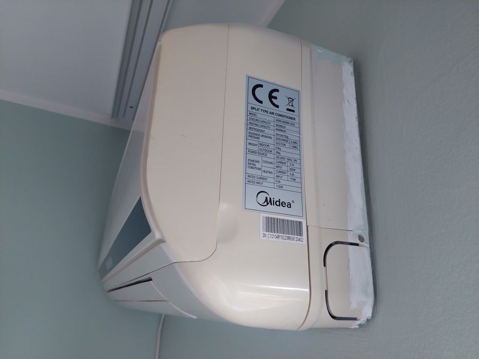 Работещ Климатик Midea 9 / 9000 BTU