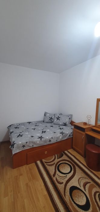 Inchiriez Apartament doua camere vis-a-vis Spitalul Militar