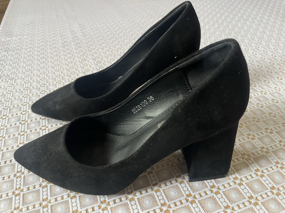 Черные туфли на кабулке