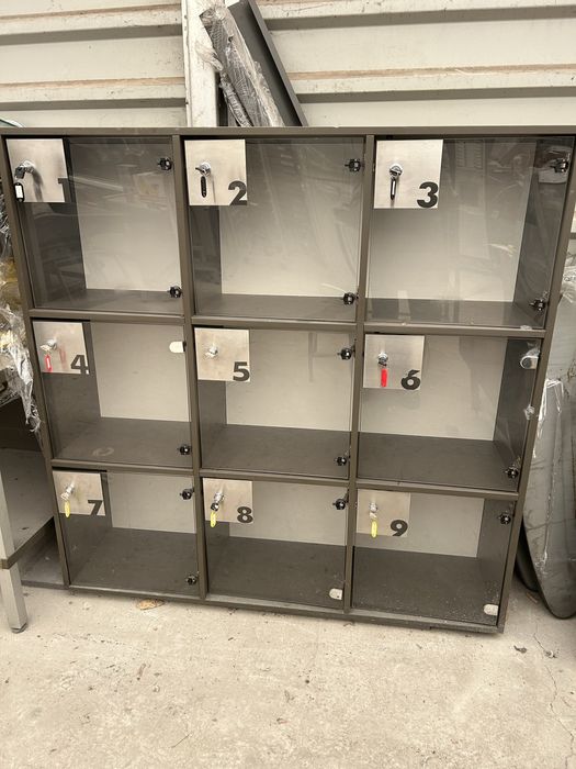 Стелаж за магазин -ръчен багаж