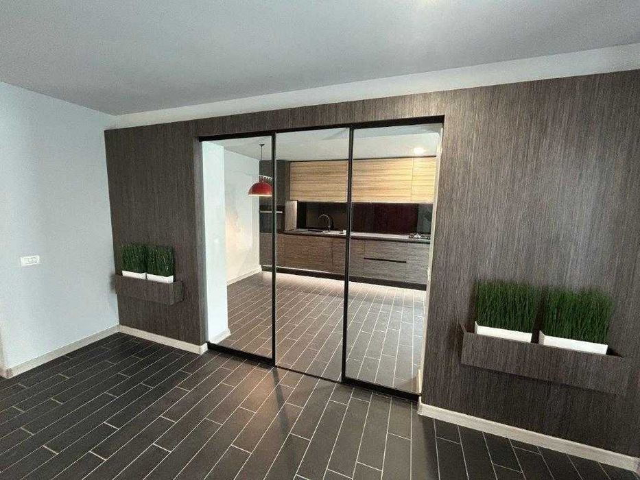 PROPRIETAR  ofer spre vanzare  CASA ,3 CAMERE pe Aleea Olteni -SMEURA