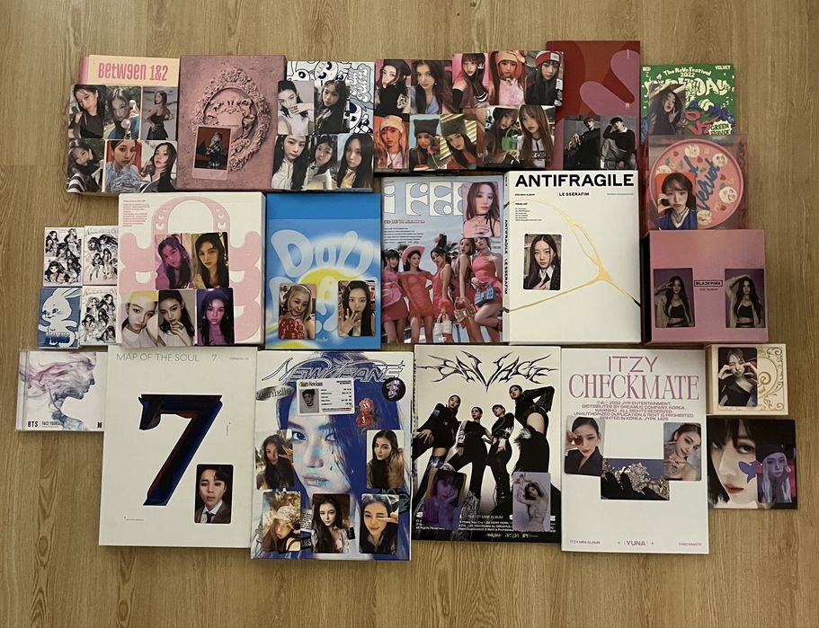 Pachet albume K-pop originale (24 buc) cu photocard | NewJeans, BTS