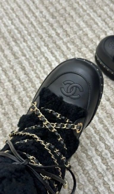 Продам зимние ботинки CHANEL