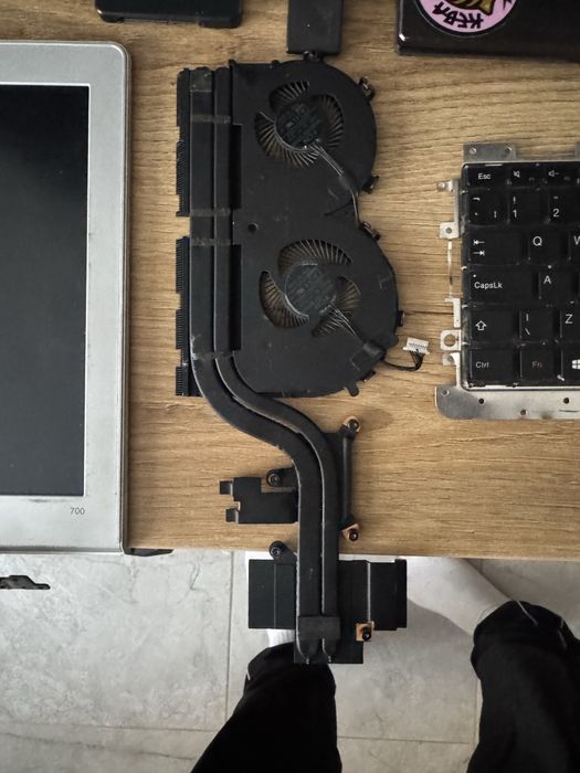 Lenovo y700 15isk на части екран клавиатура батерия зарядно вентилатор