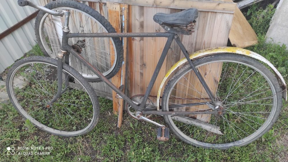 Велосипед и запчасти на него..