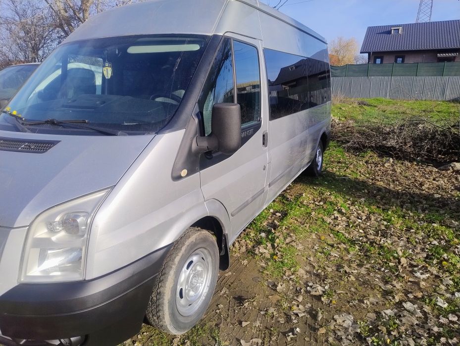 Vând Ford Tranzit 8+1 an fab 2011