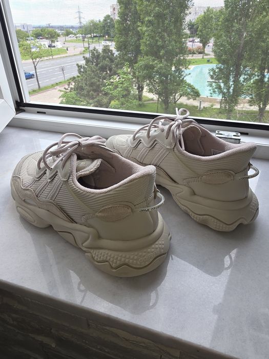 Sneakers Adidas Ozweego Bej. Marime 42