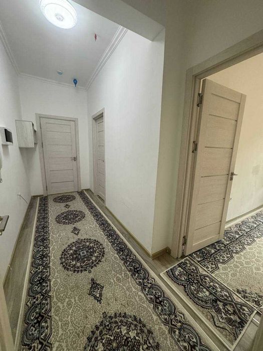 СРОЧНО узими янги 2 хонали квартирам сотилади. Янги Дархонда жихози бн