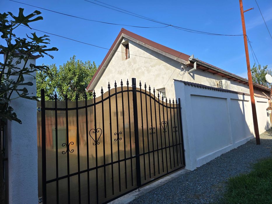 Vând casă în Năvodari.