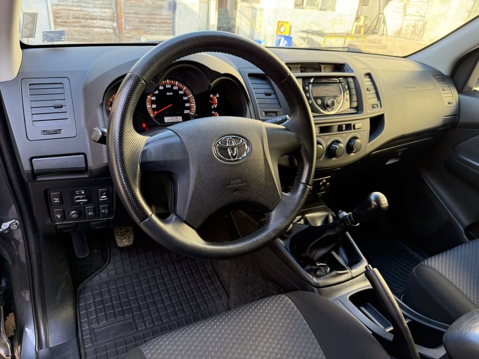 Toyota Hilux Тойота Хайлукс