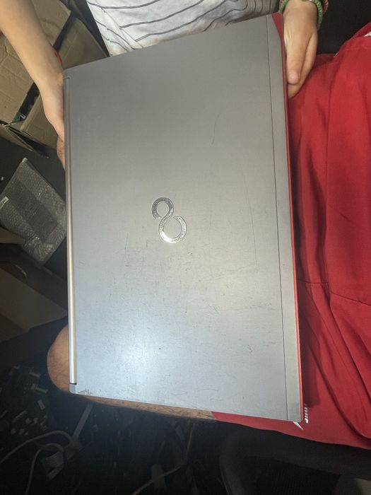 Laptop Fujitsu Siemens E756