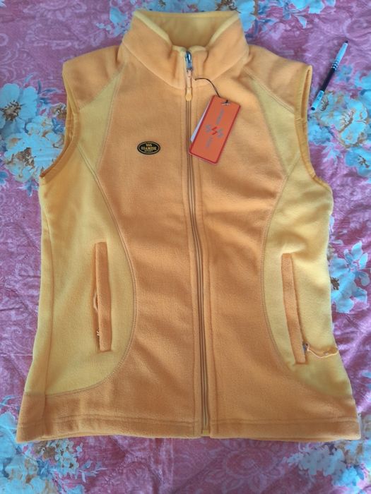 Жекеты очень модные и качественные