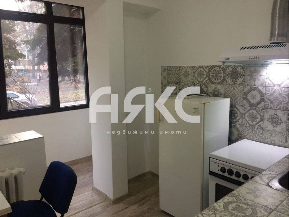 Двустаен обзаведен апартамент под наем в кв. Красна поляна до МЕТРОСТ