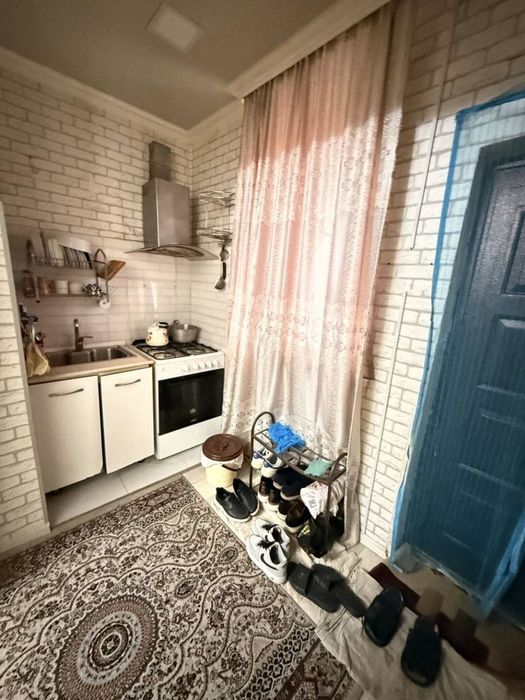 Чиланзар 17 квартал 1 комнатная 1 этаж