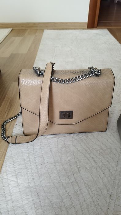 Дамски чанти и раница