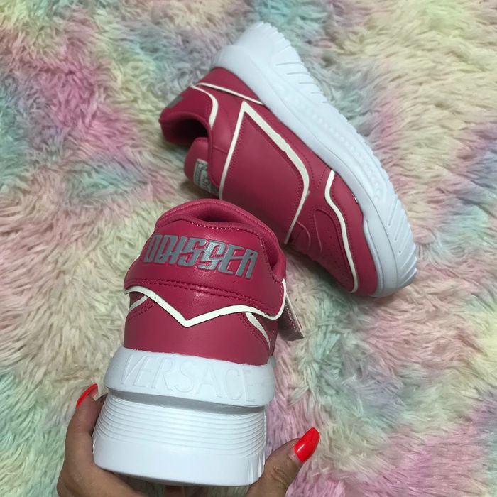 Adidasi și ugg-uri preț redus