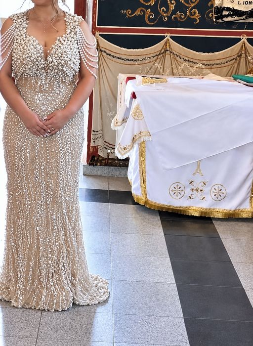 Vând rochie purtată 2 ore