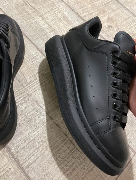 Alexander McQueen la DOAR 249 LEI